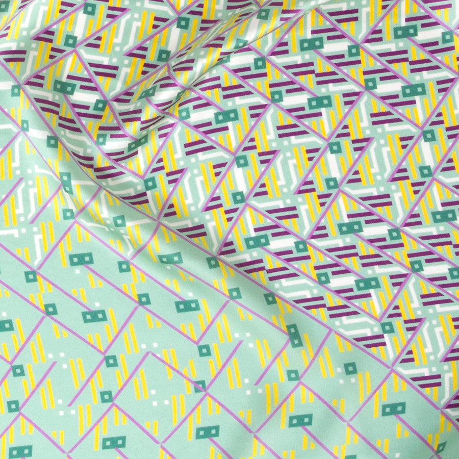 Angelou | Spring | Close-up