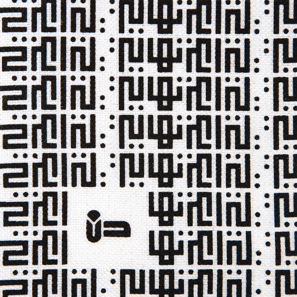 Fellini • Cotton luxury scarf • Copper & Black • Close-up 2